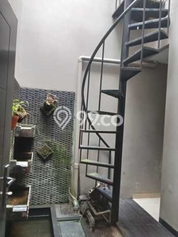 Rumah Minimalis 2 KT di Raffles Hills Jakarta Timur Semi Furnished Rumah Minimalis 2 KT di Raffles Hills Jakarta Timur Semi Furnished