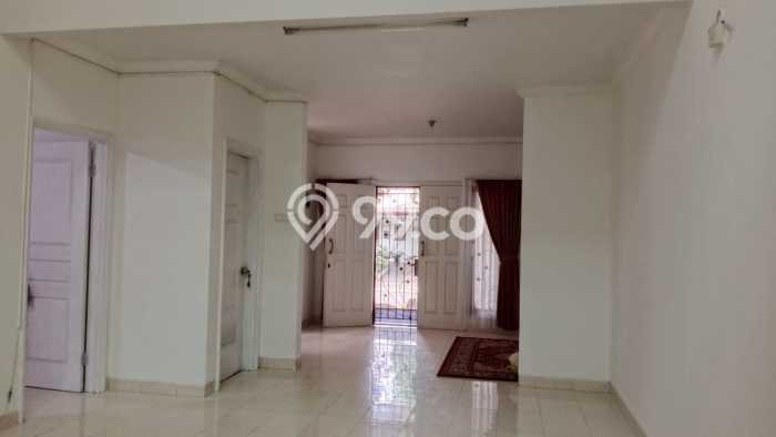 Rumah Sewa Jakarta Timur LT 136m2 LB 148m2 Kawasan Raffles Hills Rumah Sewa Jakarta Timur LT 136m2 LB 148m2 Kawasan Raffles Hills