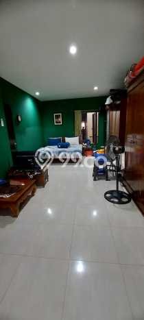 Rumah Luas Asri 1 KT Siap Pakai di Raffles Hills Jakarta Timur Rumah Luas Asri 1 KT Siap Pakai di Raffles Hills Jakarta Timur