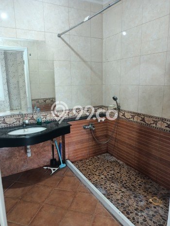 Rumah Kontrakan Jakarta Timur LT 119m2 LB 141m2 Kawasan Raffles Hills Rumah Kontrakan Jakarta Timur LT 119m2 LB 141m2 Kawasan Raffles Hills