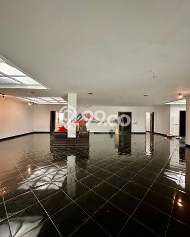 Hunian Elit LB 500m2 Siap Huni Desain Elegan di Kemang, Jakarta Selatan Hunian Elit LB 500m2 Siap Huni Desain Elegan di Kemang, Jakarta Selatan
