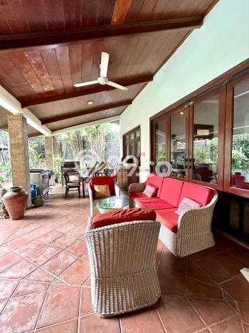 For Sale! Luxury House LT 880m2 Desain Elegan di Ampera For Sale! Luxury House LT 880m2 Desain Elegan di Ampera