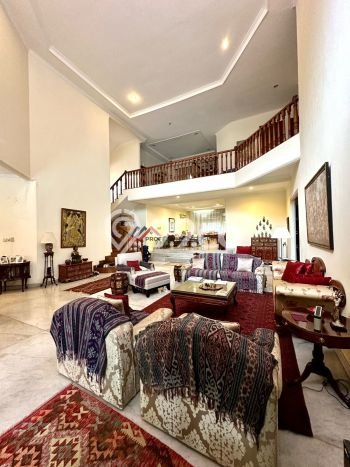 For Sale! Luxury House LT 880m2 Desain Elegan di Ampera For Sale! Luxury House LT 880m2 Desain Elegan di Ampera