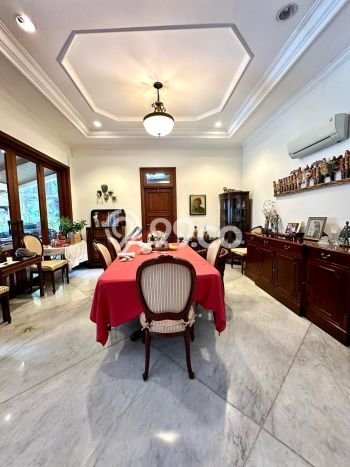 For Sale! Luxury House LT 880m2 Desain Elegan di Ampera For Sale! Luxury House LT 880m2 Desain Elegan di Ampera