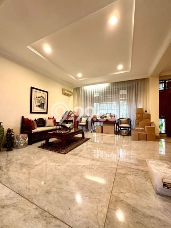 For Sale! Luxury House LT 880m2 Desain Elegan di Ampera For Sale! Luxury House LT 880m2 Desain Elegan di Ampera