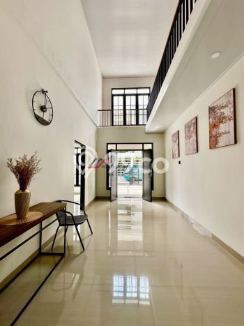 Rumah Nyaman dengan Luas Tanah 198m² dan Luas Bangunan 285m² di Kawasan Kebayoran Baru, Jakarta Selatan Rumah Nyaman dengan Luas Tanah 198m² dan Luas Bangunan 285m² di Kawasan Kebayoran Baru, Jakarta Selatan
