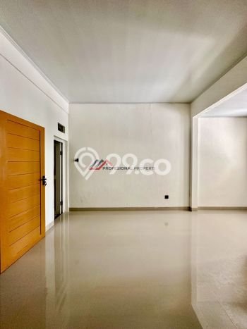 Rumah Nyaman dengan Luas Tanah 198m² dan Luas Bangunan 285m² di Kawasan Kebayoran Baru, Jakarta Selatan Rumah Nyaman dengan Luas Tanah 198m² dan Luas Bangunan 285m² di Kawasan Kebayoran Baru, Jakarta Selatan