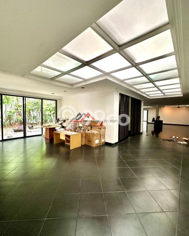 Hunian Elit LB 500m2 Siap Huni Desain Elegan di Kemang, Jakarta Selatan Hunian Elit LB 500m2 Siap Huni Desain Elegan di Kemang, Jakarta Selatan