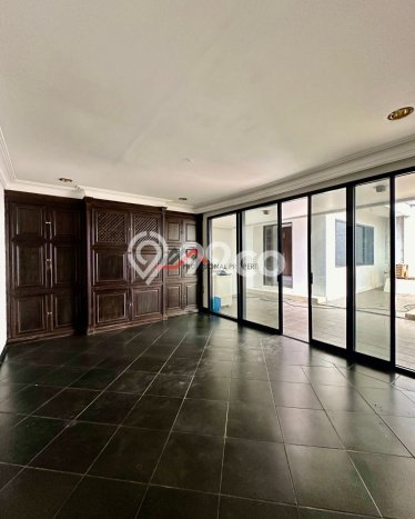 Hunian Elit LB 500m2 Siap Huni Desain Elegan di Kemang, Jakarta Selatan Hunian Elit LB 500m2 Siap Huni Desain Elegan di Kemang, Jakarta Selatan