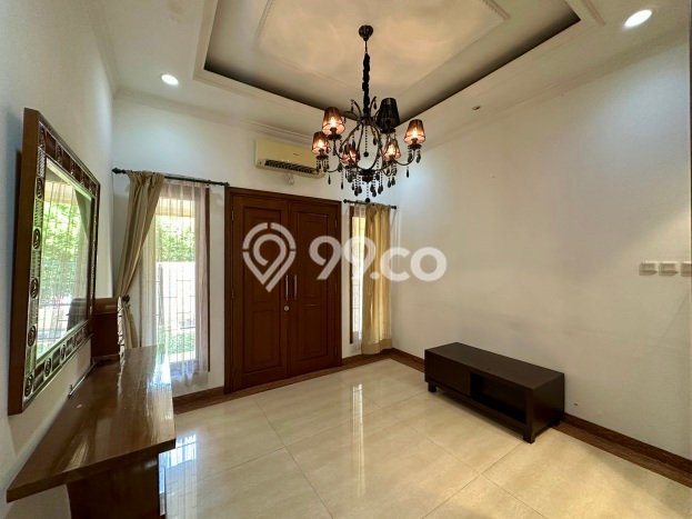 RECOMMENDED! Rumah di Tanjung Barat, 3 KT, Lokasi Strategis, Luas 252m² LB 200m² RECOMMENDED! Rumah di Tanjung Barat, 3 KT, Lokasi Strategis, Luas 252m² LB 200m²