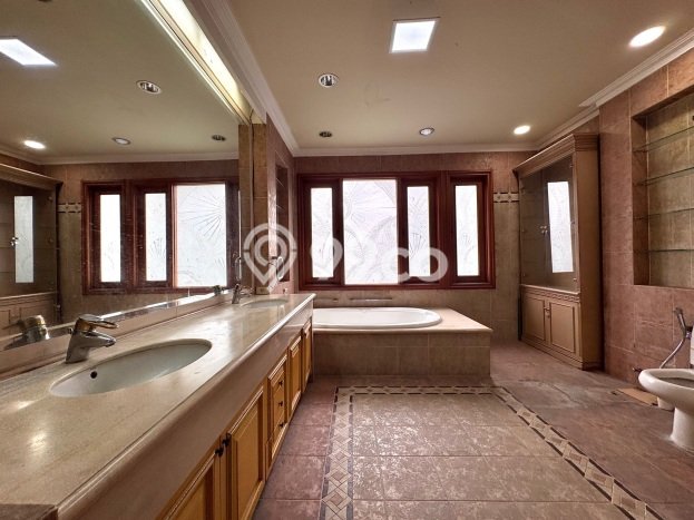 Ready to Use! Luxury House LT 634m2 Desain Modern di Pondok Indah Ready to Use! Luxury House LT 634m2 Desain Modern di Pondok Indah