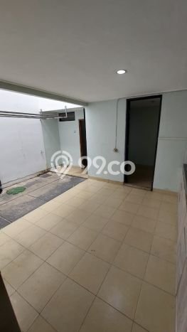 Disewakan! Rumah 5 Kamar Tidur &
3 Kamar Mandi di Bintaro, Tangerang Selatan Disewakan! Rumah 5 Kamar Tidur &
3 Kamar Mandi di Bintaro, Tangerang Selatan
