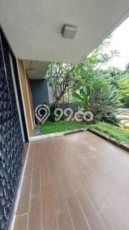 Disewakan! Rumah 5 Kamar Tidur &
3 Kamar Mandi di Bintaro, Tangerang Selatan Disewakan! Rumah 5 Kamar Tidur &
3 Kamar Mandi di Bintaro, Tangerang Selatan