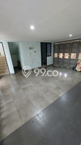 Disewakan! Rumah 5 Kamar Tidur &
3 Kamar Mandi di Bintaro, Tangerang Selatan Disewakan! Rumah 5 Kamar Tidur &
3 Kamar Mandi di Bintaro, Tangerang Selatan