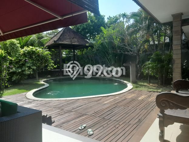 Rumah Mewah LB 500m2 Siap Pakai Desain Elegan di Jimbaran, Badung Rumah Mewah LB 500m2 Siap Pakai Desain Elegan di Jimbaran, Badung