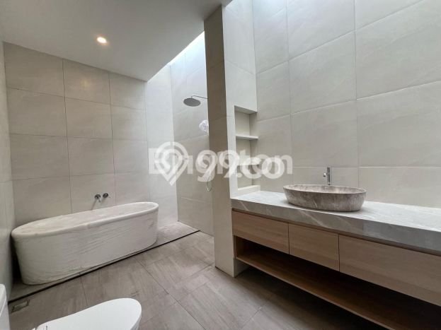 PELUANG INVESTASI! Vila di , Area 200m2m², Prospek Menjanjikan PELUANG INVESTASI! Vila di , Area 200m2m², Prospek Menjanjikan