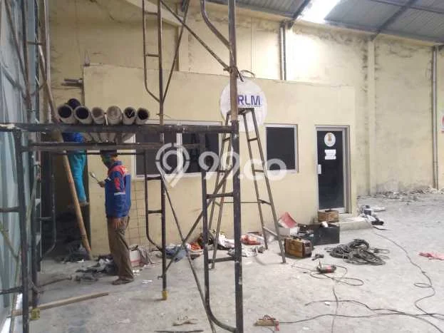 Gudang Kawasan Jaten, Luas 400m², Disewakan, Kawasan Bisnis, Siap Pakai Gudang Kawasan Jaten, Luas 400m², Disewakan, Kawasan Bisnis, Siap Pakai