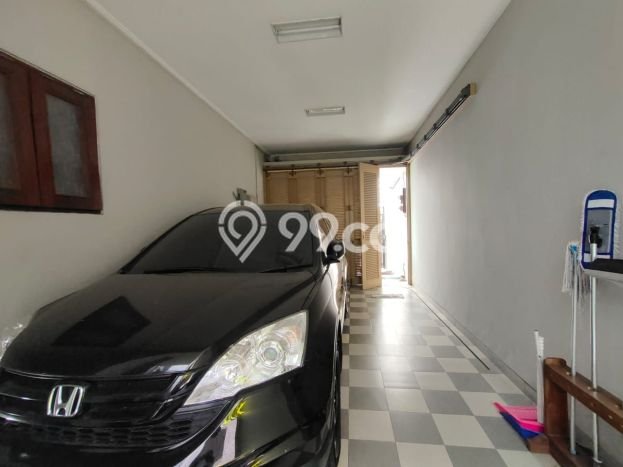 Rumah PREMIUM di Solo Baru, Solo, Luas 300m2m² Bangunan 350m2m² KESEMPATAN TERBATAS! Rumah PREMIUM di Solo Baru, Solo, Luas 300m2m² Bangunan 350m2m² KESEMPATAN TERBATAS!