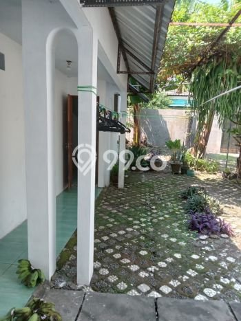 KESEMPATAN TERBAIK! Rumah Asri di Banyuanyar, LT 410m2m² Bangunan 350m2m² KESEMPATAN TERBAIK! Rumah Asri di Banyuanyar, LT 410m2m² Bangunan 350m2m²