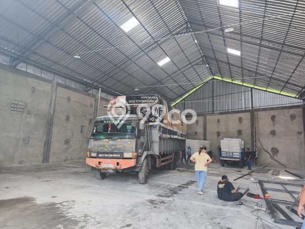 Gudang untuk disewa di Gondangrejo punya LT 712m2 & LB 600m2 harga sewa kompetitif Gudang untuk disewa di Gondangrejo punya LT 712m2 & LB 600m2 harga sewa kompetitif