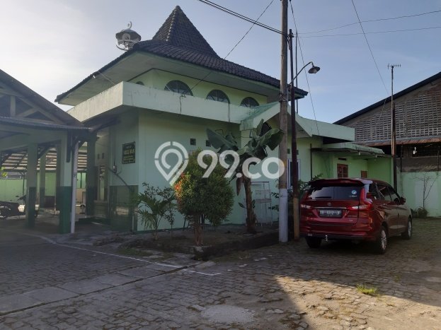 Rumah 4 Kamar di Pusat Kota Gentan, Solo - Lokasi Premium Rumah 4 Kamar di Pusat Kota Gentan, Solo - Lokasi Premium