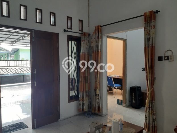 Rumah 4 Kamar di Pusat Kota Gentan, Solo - Lokasi Premium Rumah 4 Kamar di Pusat Kota Gentan, Solo - Lokasi Premium