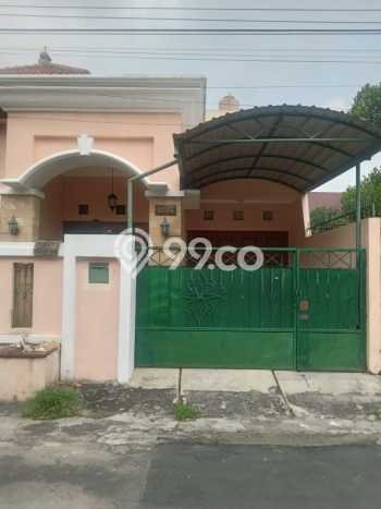 Disewakan Rumah Konsep Modern di Jajar Solo dengan 3 KT Disewakan Rumah Konsep Modern di Jajar Solo dengan 3 KT
