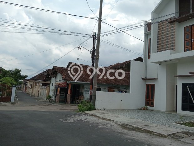 BEST DEAL! Rumah Untuk Investasi area Kartasura, LT 85m2m² LB 80m2m² BEST DEAL! Rumah Untuk Investasi area Kartasura, LT 85m2m² LB 80m2m²