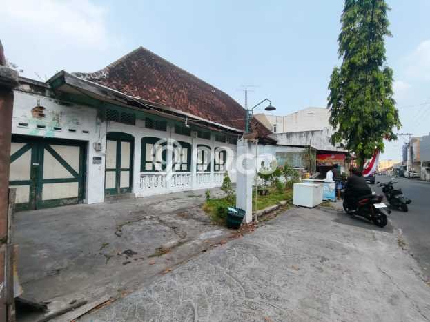Lokasi strategis! Rumah siap huni dikontrakkan di Jebres LB 300m2 Lokasi strategis! Rumah siap huni dikontrakkan di Jebres LB 300m2