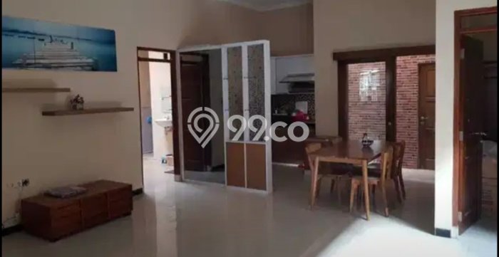 Lokasi strategis! Rumah siap pakai disewakan di Sondakan LB 150m2 Lokasi strategis! Rumah siap pakai disewakan di Sondakan LB 150m2