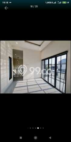 Rumah Strategis Modern Lb 120m2 di Banjarsari, Solo Rumah Strategis Modern Lb 120m2 di Banjarsari, Solo
