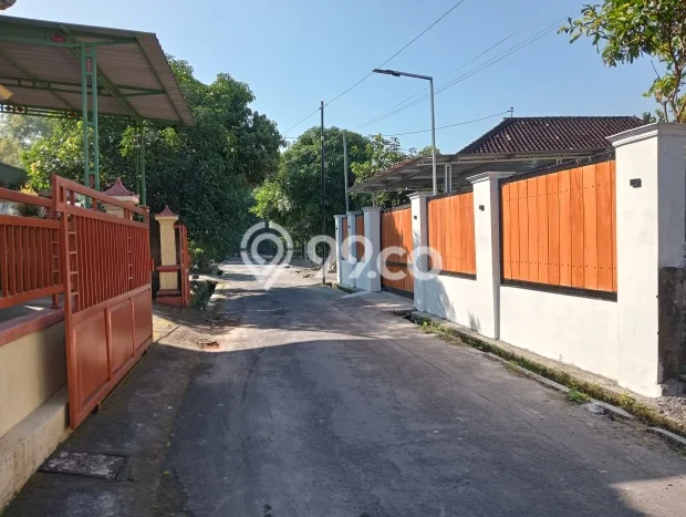 Rumah Sederhana Dijual Lokasi Ngemplak 3 Kamar dengan Luas Tanah 335m2 Rumah Sederhana Dijual Lokasi Ngemplak 3 Kamar dengan Luas Tanah 335m2
