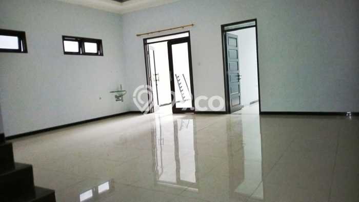 Rumah Bagus Siap Huni Di Mekar Wangi Luas 300m2 Lokasi Strategis Rumah Bagus Siap Huni Di Mekar Wangi Luas 300m2 Lokasi Strategis