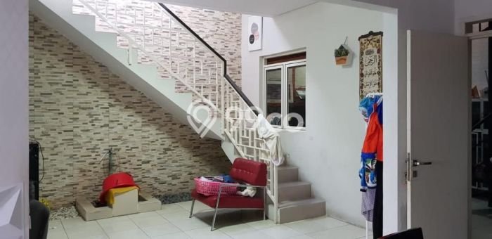 Rumah Kontrakan Bandung LT 305m2 LB 250m2 Area Kota Baru Parahyangan Rumah Kontrakan Bandung LT 305m2 LB 250m2 Area Kota Baru Parahyangan