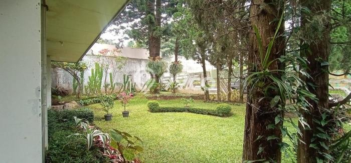 Rumah Mewah LB 750m2 Siap Huni Desain Elegan di Dago Pakar, Bandung Rumah Mewah LB 750m2 Siap Huni Desain Elegan di Dago Pakar, Bandung