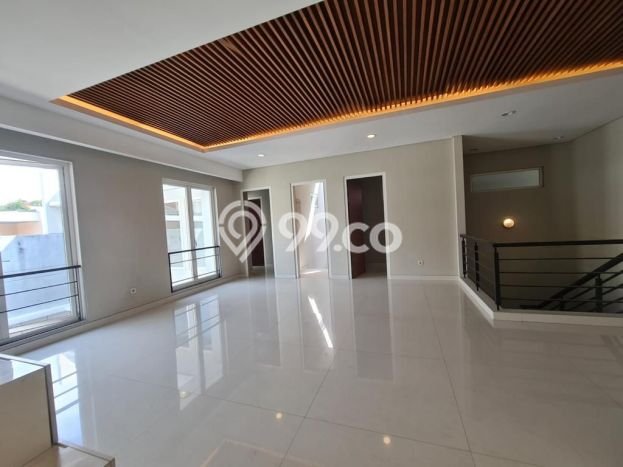 Disewakan! Rumah 5 Kamar Tidur &
4 Kamar Mandi di Gading Serpong, Tangerang Disewakan! Rumah 5 Kamar Tidur &
4 Kamar Mandi di Gading Serpong, Tangerang
