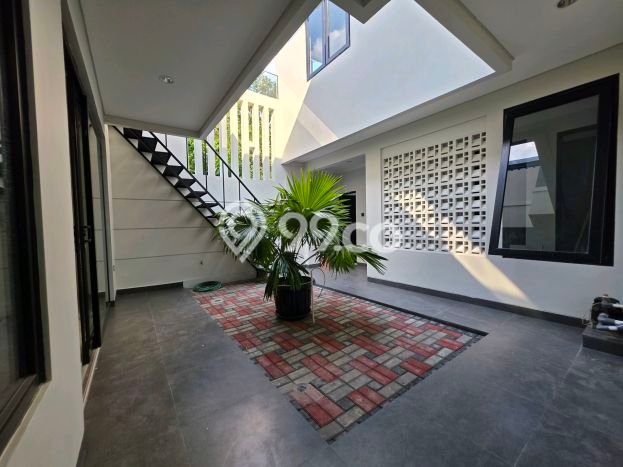 Dijual Rumah Premium dengan Fasilitas Sekitar Lengkap di BSD, Tangerang Selatan Dijual Rumah Premium dengan Fasilitas Sekitar Lengkap di BSD, Tangerang Selatan