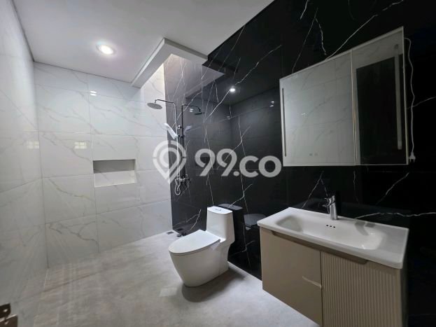 Dijual Rumah Premium dengan Fasilitas Sekitar Lengkap di BSD, Tangerang Selatan Dijual Rumah Premium dengan Fasilitas Sekitar Lengkap di BSD, Tangerang Selatan