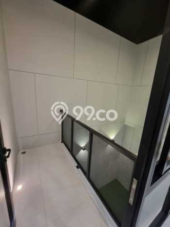 Rumah Strategis area Sutorejo, Surabaya, LT 79m² LB 200m² - HARGA NEGO! Rumah Strategis area Sutorejo, Surabaya, LT 79m² LB 200m² - HARGA NEGO!