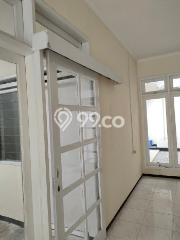 Jual Murah Rumah dengan 3 Kamar Tidur dan 2 Kamar Mandi di Kawasan Surabaya Kota, Surabaya Jual Murah Rumah dengan 3 Kamar Tidur dan 2 Kamar Mandi di Kawasan Surabaya Kota, Surabaya
