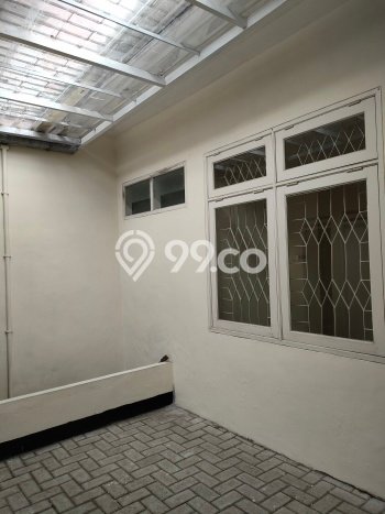 Jual Murah Rumah dengan 3 Kamar Tidur dan 2 Kamar Mandi di Kawasan Surabaya Kota, Surabaya Jual Murah Rumah dengan 3 Kamar Tidur dan 2 Kamar Mandi di Kawasan Surabaya Kota, Surabaya