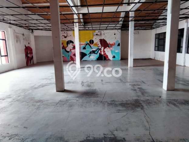 Unit Ruko disewakan di Depok Sleman dengan LT 369m2 / LB 400m2 Unit Ruko disewakan di Depok Sleman dengan LT 369m2 / LB 400m2