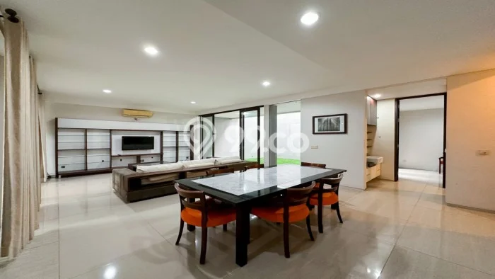 Lokasi terbaik! Rumah siap huni disewakan di Ngaglik LB 200m2 Lokasi terbaik! Rumah siap huni disewakan di Ngaglik LB 200m2