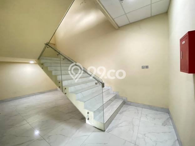 Kantor Lokasi Strategis di , Luas 4000m2m², Mainroad Kantor Lokasi Strategis di , Luas 4000m2m², Mainroad
