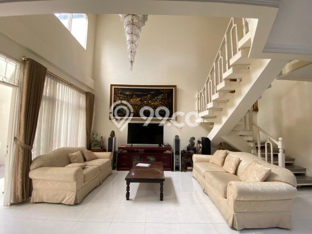 Rumah Mewah Dijual LT 208m2 di Cinere, Depok Rumah Mewah Dijual LT 208m2 di Cinere, Depok