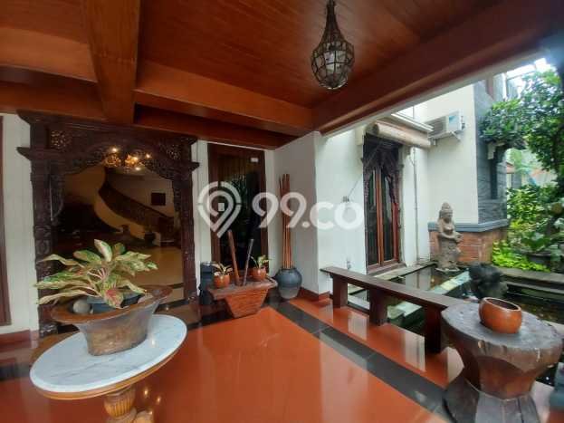 Rumah Luxury di Jakarta Selatan Strategis Kondisi Baik Rumah Luxury di Jakarta Selatan Strategis Kondisi Baik