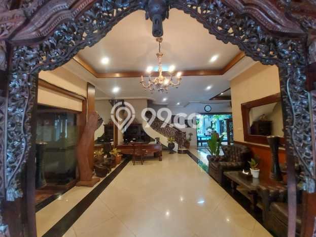 Rumah Luxury di Jakarta Selatan Strategis Kondisi Baik Rumah Luxury di Jakarta Selatan Strategis Kondisi Baik
