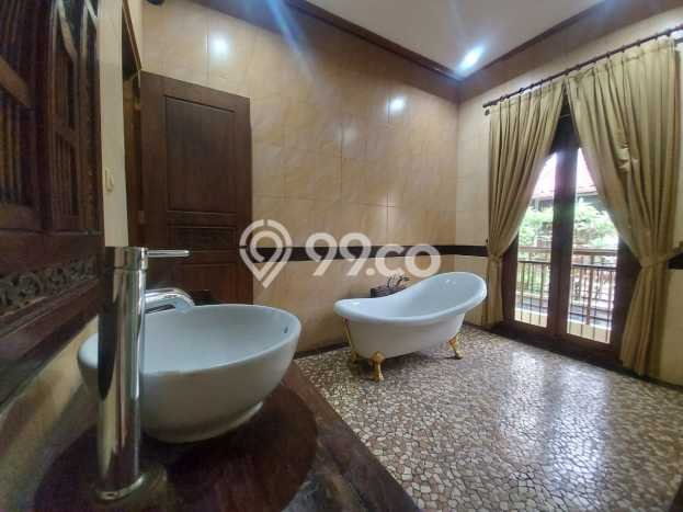 Rumah Luxury di Jakarta Selatan Strategis Kondisi Baik Rumah Luxury di Jakarta Selatan Strategis Kondisi Baik