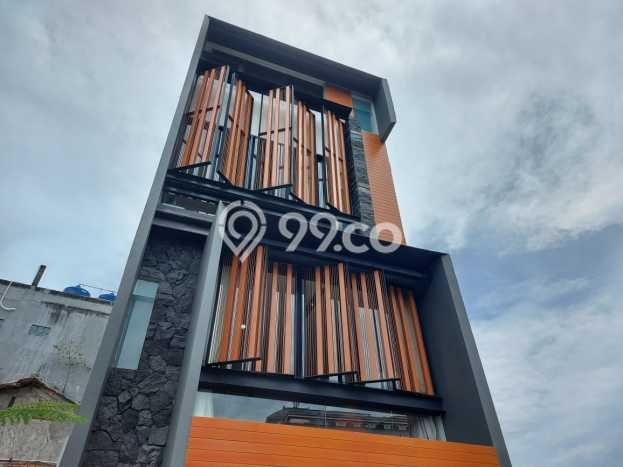 Dijual Rumah Luas Megah Dengan View Cantik di Mampang, Jakarta Selatan Dijual Rumah Luas Megah Dengan View Cantik di Mampang, Jakarta Selatan