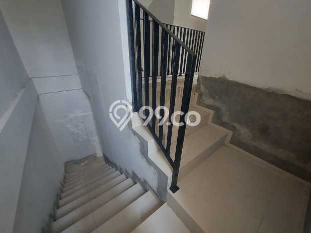 HARGA SPECIAL! Rumah Strategis lokasi Cinere, Luas 111m² LB 80m² HARGA SPECIAL! Rumah Strategis lokasi Cinere, Luas 111m² LB 80m²